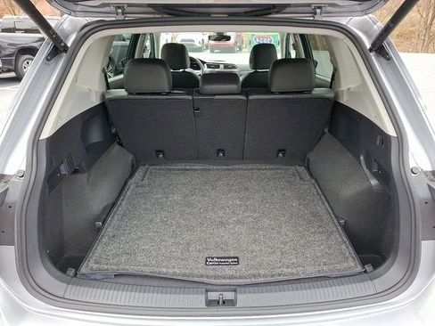 Used 2024 Volkswagen Tiguan SE image 30
