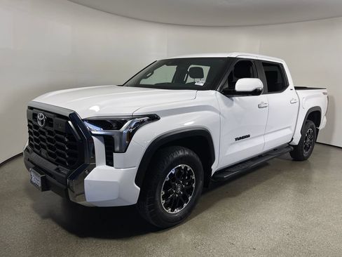Certified 2025 Toyota Tundra SR5 w/ TRD Off-Road Package AWD/4WD image 7