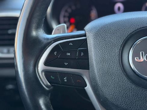 Used 2017 Jeep Grand Cherokee Altitude image 12