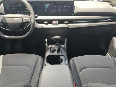 Used 2025 Kia K4 FWD image 16