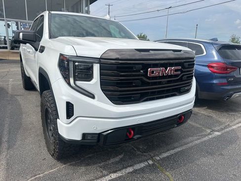 Used 2023 GMC Sierra 1500 AT4X image 2