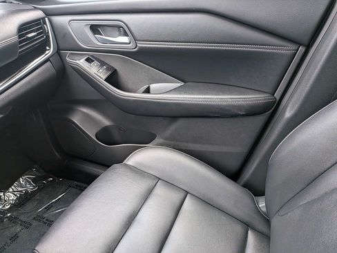 Used 2026 Nissan Rogue SL FWD image 19