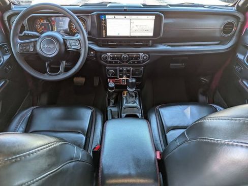 Used 2024 Jeep Wrangler Unlimited Rubicon AWD/4WD image 15