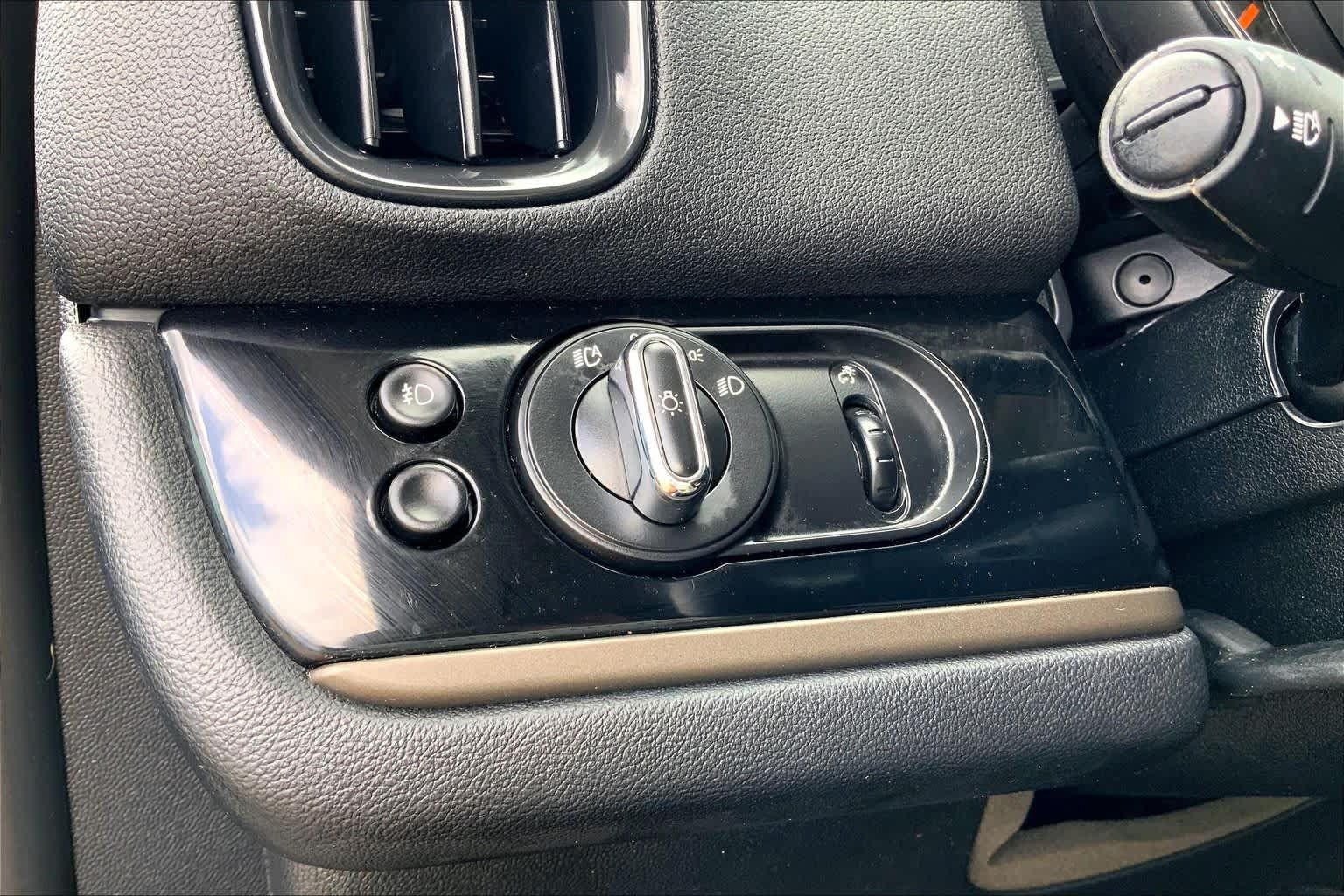 Used 2019 MINI Cooper Countryman S w/ Premium Package FWD image 34