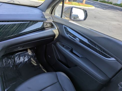 Used 2022 Cadillac XT6 Premium Luxury image 17