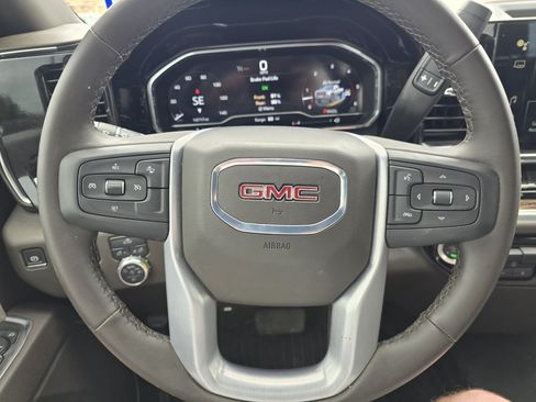 Used 2025 GMC Sierra 3500 SLE w/ SLE Convenience Package AWD/4WD image 11