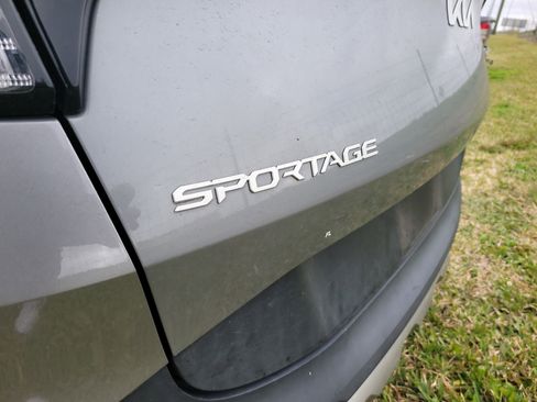 Used 2023 Kia Sportage LX image 7