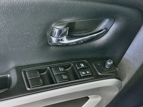 Used 2018 Nissan Titan PRO-4X w/ Pro-4x Convenience Package AWD/4WD image 24