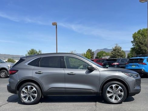 Used 2024 Ford Escape Platinum image 2