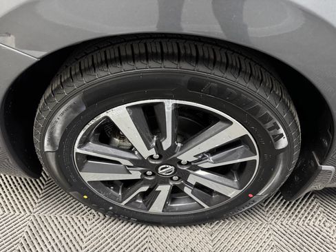 Used 2021 Nissan Versa SV image 21