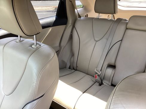 Used 2011 Toyota Venza w/ Comfort Pkg FWD image 25