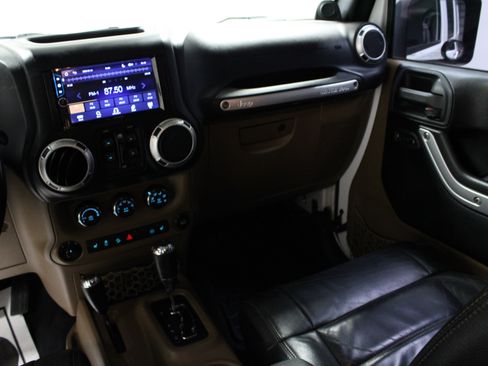 Used 2012 Jeep Wrangler Unlimited Sahara w/ Mopar Chrome Edition Group image 19