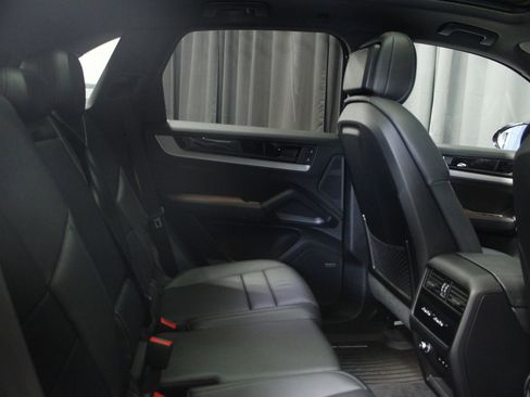 Used 2024 Porsche Cayenne image 44
