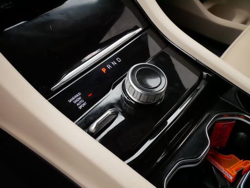 Used 2023 Jeep Grand Cherokee Limited w/ MOPAR Finishing Package image 24