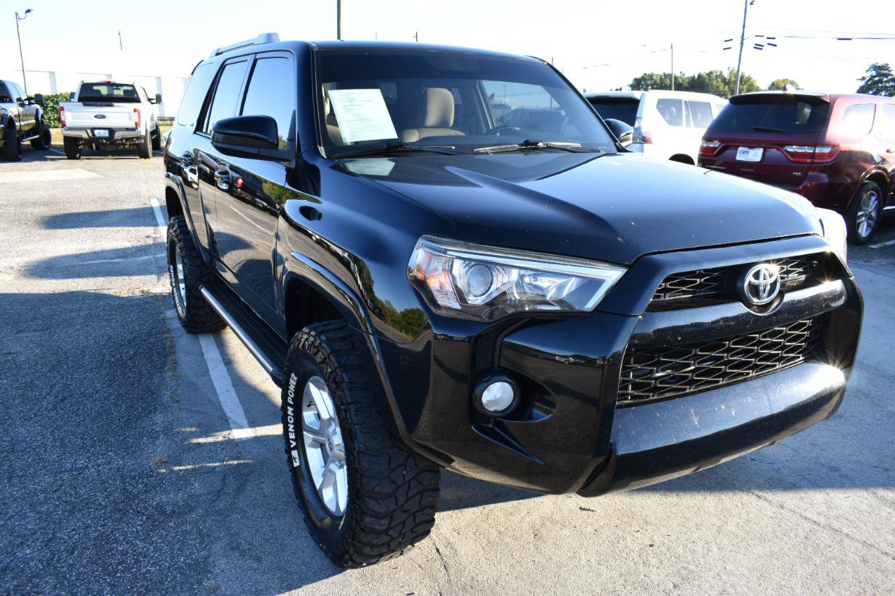 Used 2017 Toyota 4Runner SR5 RWD image 4