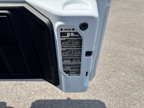 Used 2023 Jeep Wrangler Sport AWD/4WD image 63