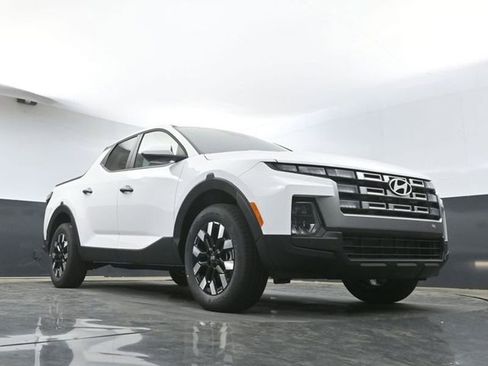 Used 2025 Hyundai Santa Cruz SE image 28