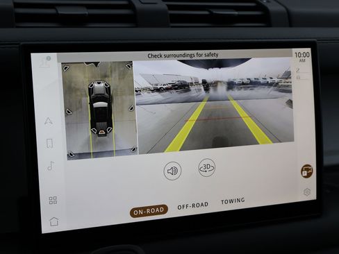 Used 2025 Land Rover Defender 110 X-Dynamic SE image 19