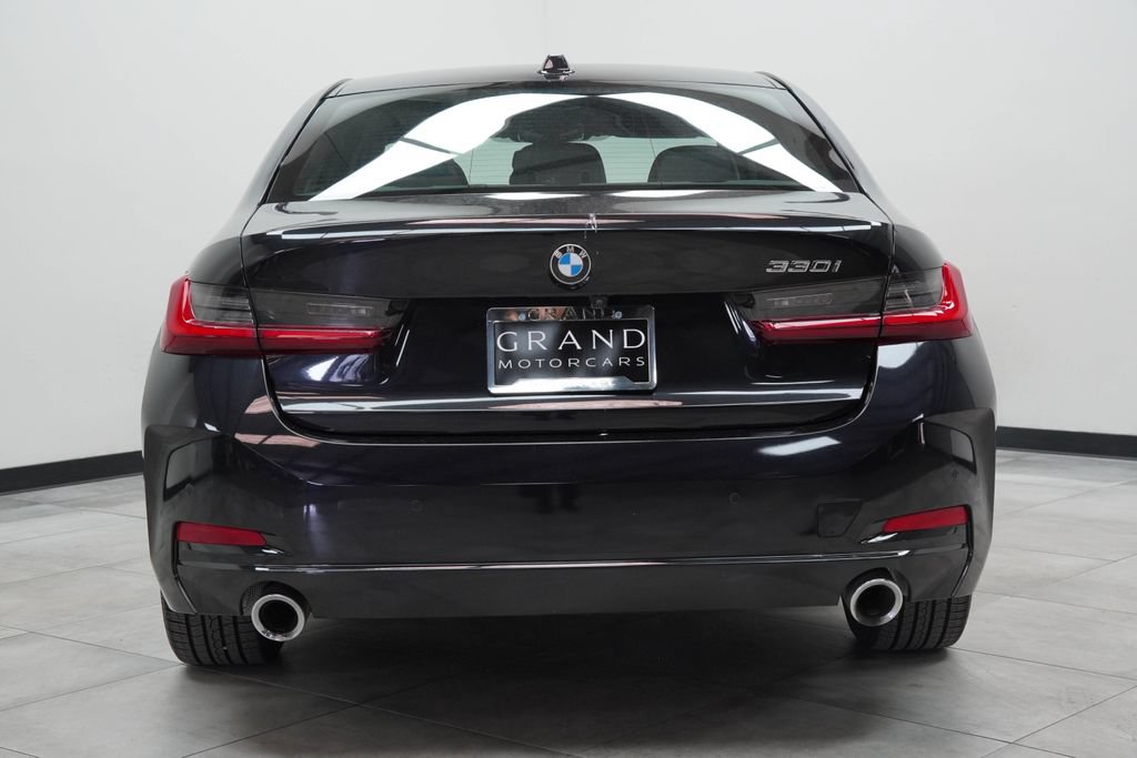 Used 2024 BMW 330i Sedan w/ Convenience Package RWD image 11