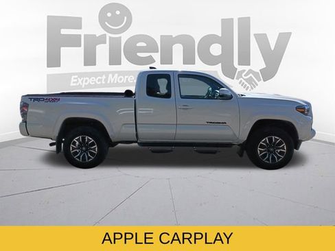 Used 2022 Toyota Tacoma TRD Sport AWD/4WD image 4