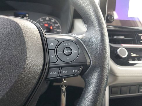 Used 2023 Toyota Corolla Cross L image 21