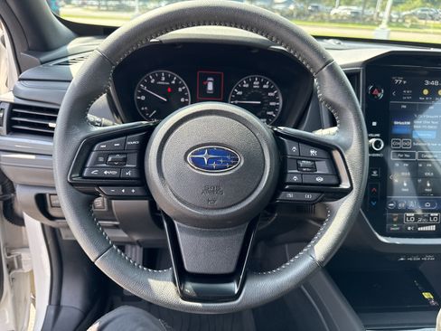Used 2025 Subaru Forester Premium AWD/4WD image 25