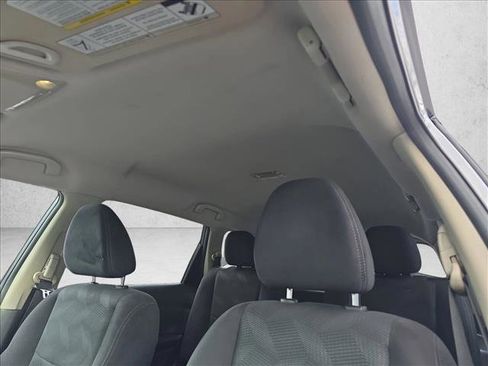 Used 2016 Nissan Rogue SV image 29