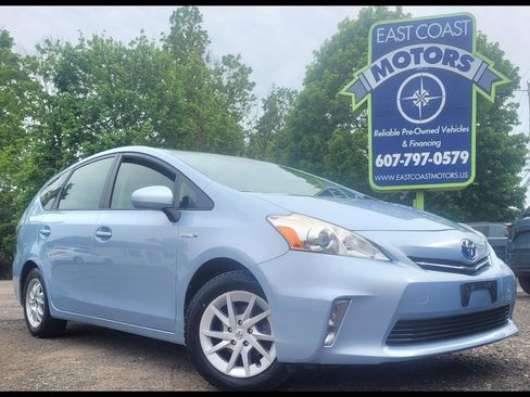 Used 2014 Toyota Prius V Three FWD image 1
