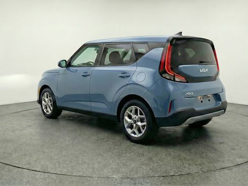 Used 2025 Kia Soul LX w/ LX Technology Package image 6