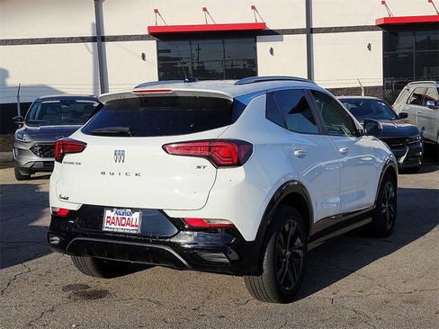 Used 2024 Buick Encore GX Sport Touring image 5