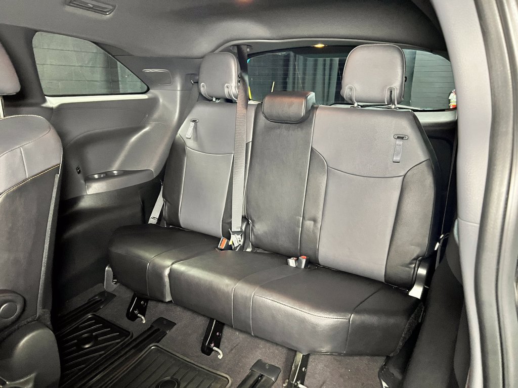 Used 2024 Toyota Sienna XLE Woodland Edition AWD/4WD image 22