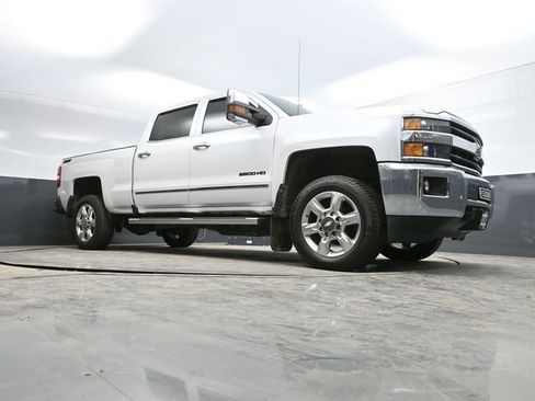 Used 2019 Chevrolet Silverado 2500 LTZ w/ LTZ Plus Package AWD/4WD image 36