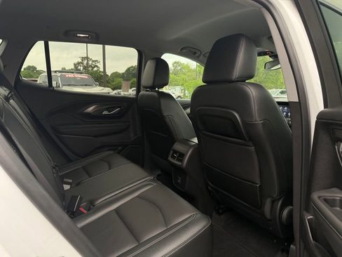 Used 2024 GMC Terrain SLT AWD/4WD image 25
