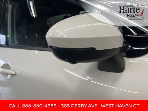 Used 2021 Nissan Rogue SV w/ Premium Package AWD/4WD image 7