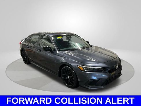 Used 2023 Honda Civic Sport image 3