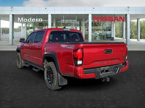 Used 2019 Toyota Tacoma TRD Off-Road image 3