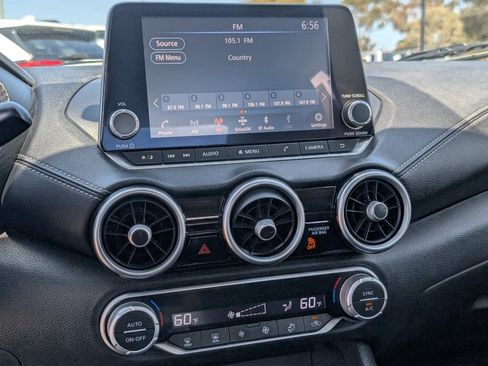 Used 2020 Nissan Sentra SV FWD image 17