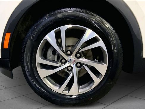 Used 2023 Buick Envision Essence image 11