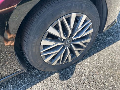 Used 2025 Nissan Altima 2.5 SV FWD image 2