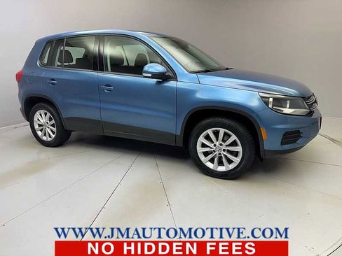 Used 2017 Volkswagen Tiguan Limited w/ Alloy Wheels Package image 7