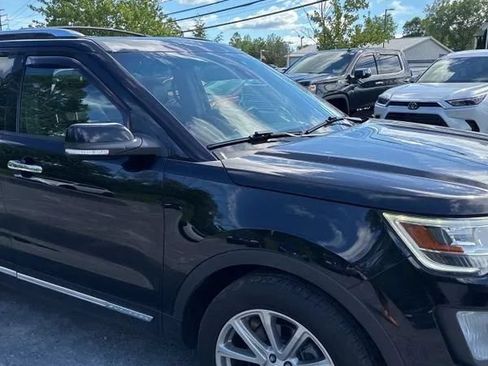 Used 2016 Ford Explorer Limited w/ Equipment Group 301A AWD/4WD image 13