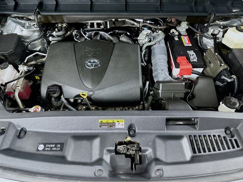 Used 2021 Toyota Highlander XSE AWD/4WD image 31