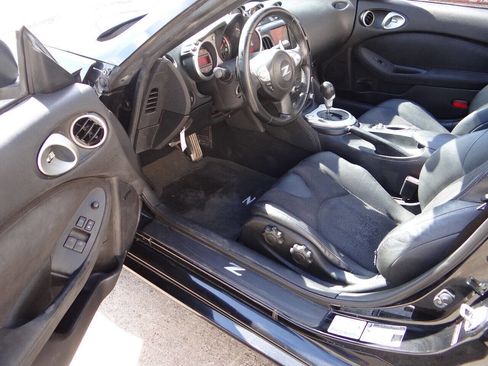 Used 2014 Nissan 370Z Touring w/ Sport Package RWD image 8