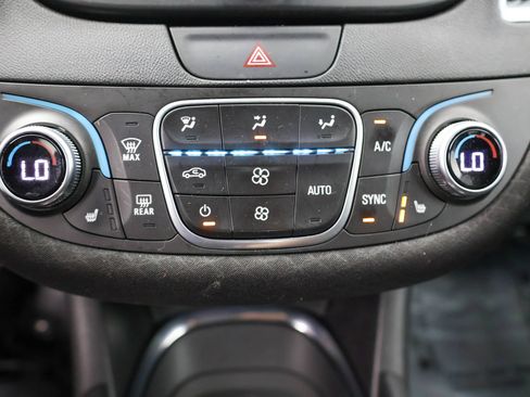 Used 2019 Chevrolet Malibu LT FWD image 10