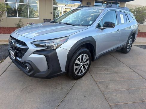 Used 2023 Subaru Outback Premium AWD/4WD image 2
