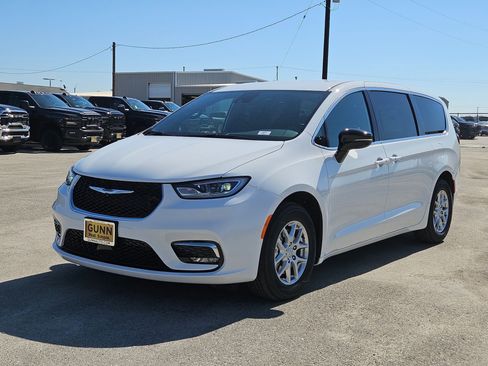 New 2026 Chrysler Pacifica Select image 7