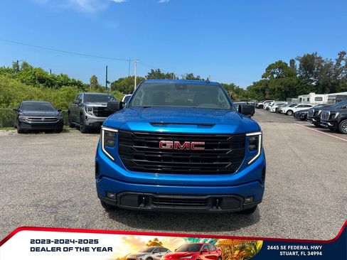 Used 2022 GMC Sierra 1500 Elevation AWD/4WD image 2
