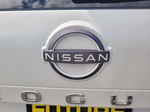 Certified 2023 Nissan Rogue SV FWD image 10