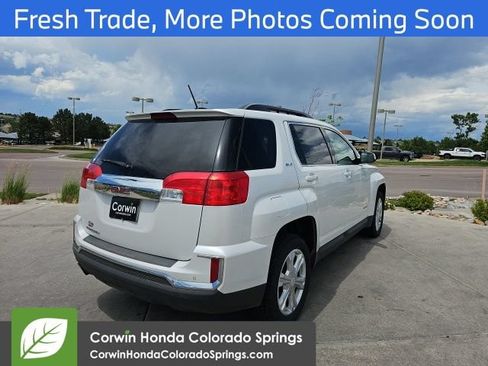 Used 2017 GMC Terrain SLE w/ Driver Alert Package I FWD image 3