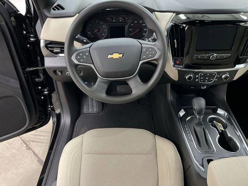 Used 2023 Chevrolet Traverse LS FWD image 19